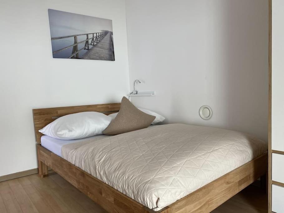 Neu Apartment In Schloss Naehe,Parkplatz, Netflix Sögel Екстериор снимка